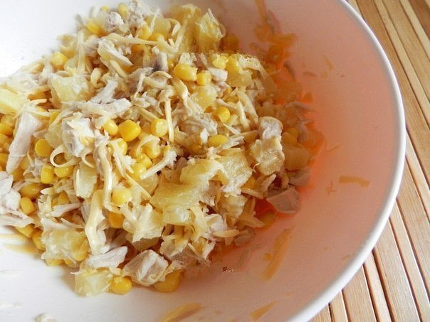 САЛАТ С КУРИЦЕЙ И АНАНАСОМ
ИНГРЕДИЕНТЫ:
– 1 куриное фи...
