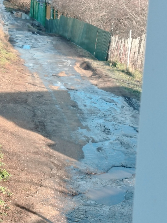 Вот такая река течёт по ул. Чкалова уже который месяц. Д...