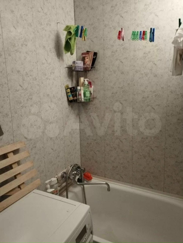 Продаю 2-х комнатную квартиру в кирпичном доме на перво...