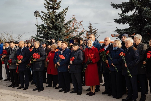 🇷🇺 Хинштейн поздравил курян с Днем народного единст?...