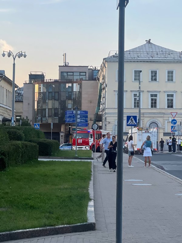 В ресторане Balzi Rossi на Кудринской площади в Москве произошёл взрыв, после которого начался пожар