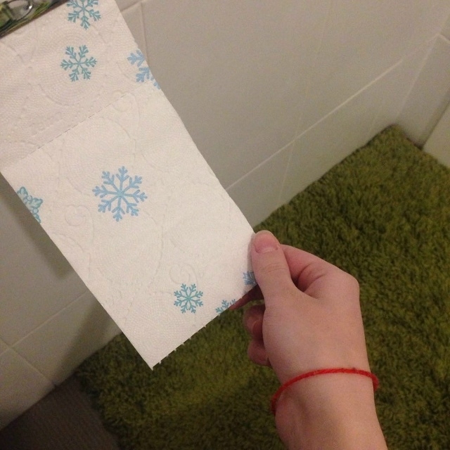 Выход для тех, кто хочет добавить себе новогоднее наст?...