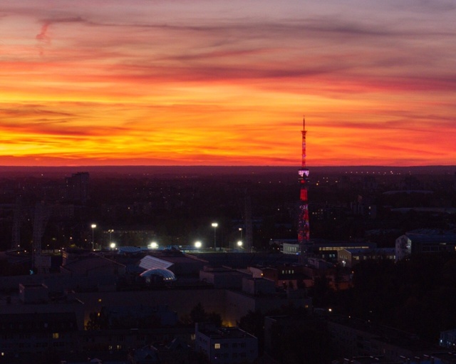 Великолепный закат осеннего дня ? Ярославль ✨
? Але...