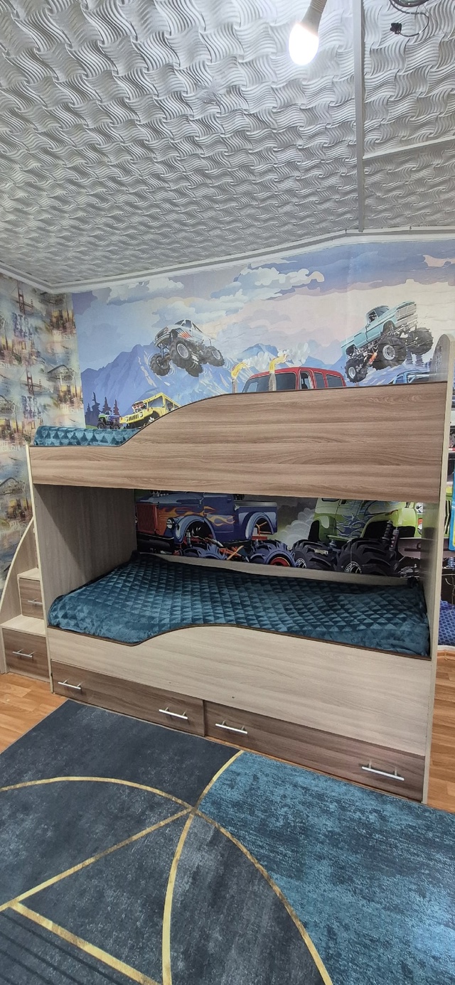 Продам двухъярусную кровать 7 тысяч Тел.89994038483