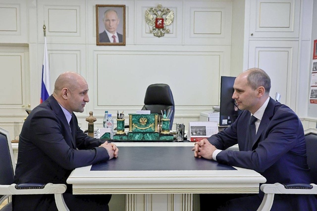 🏥 Планы по развитию больниц Среднего Урала обсудили Д...