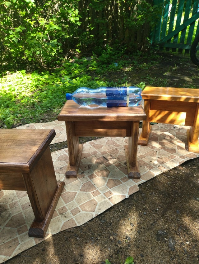 Лавочка садовая продам. Большая на каркасе размер: 135см...
