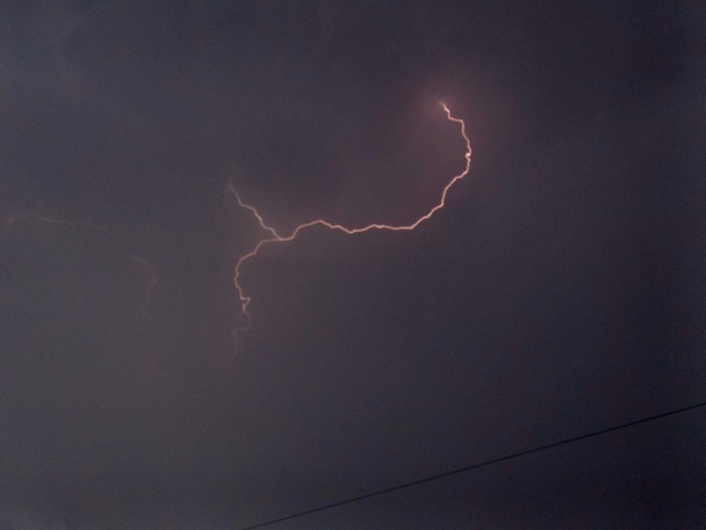 ⚡На город надвигается гроза. Ух, щас что-то будет⛈️⚡
?...