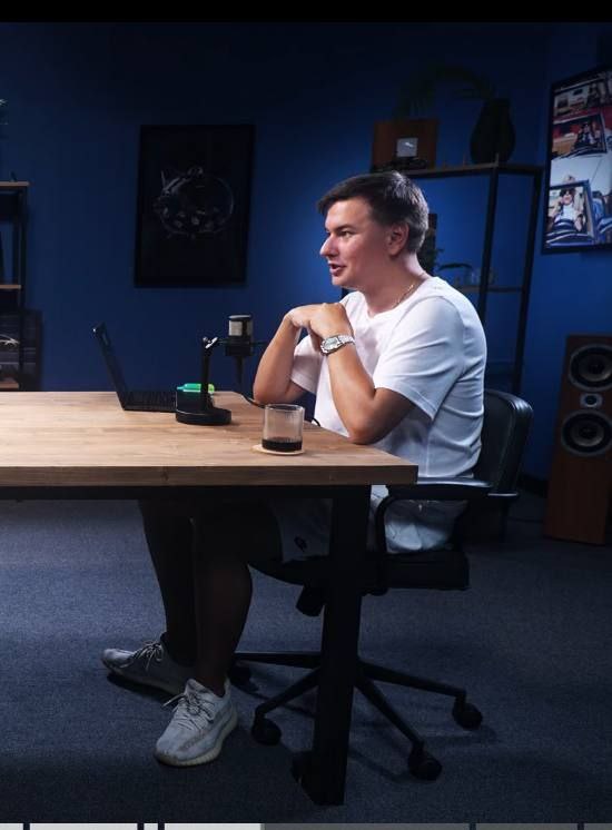 👃
Так. Ну я понял почему все его рефки за все годы принесли $0.
Но что за прикол с ногами?
@givem