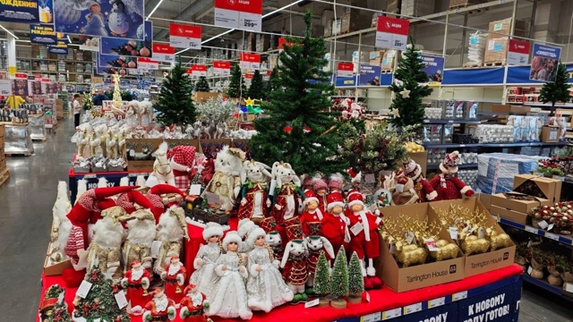 В Самарском METRO появилась коллекция новогодних украше?...