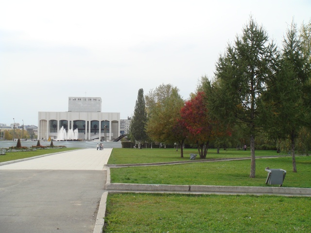 Эспланада, сентябрь 2008 г. Еще фонтан старый.