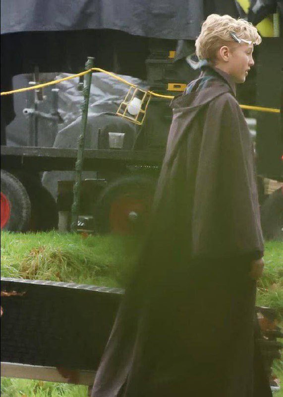 В сети появились кадры со съемок сериала о Гарри Поттере от HBO — показали, как будут выглядеть Гарр