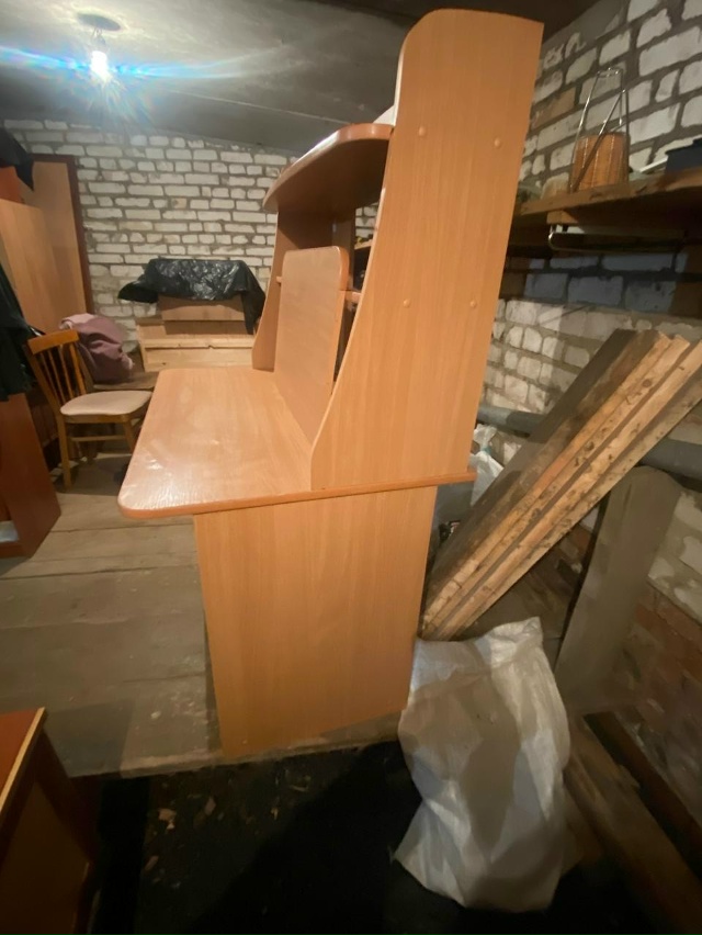 Отдам даром компьютерный стол. Самовывоз