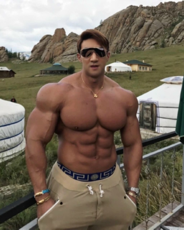 Хванг Чул Сун - известный корейский бодибилдер с нехар?...