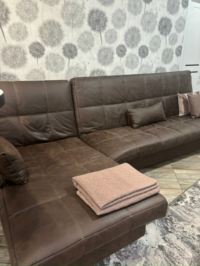 Все вопросы по номеру : 89068321240.
Продам диван, длина -2,90см...