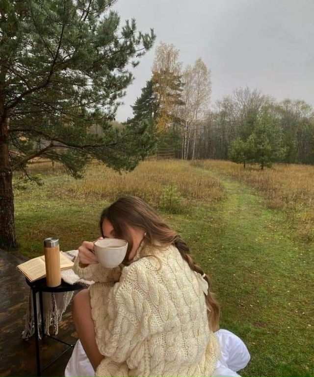 На природе и чай вкуснее, и мир чудеснее.