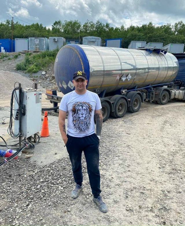 Мужчине по ошибке перечислили премию в 7 млн рублей. В б...