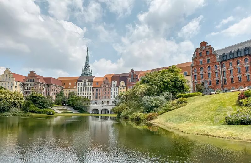 Так выглядит кампус Huawei Ox Horn в китайском городе Дунгуань: это не обычный офис из стекла и бето