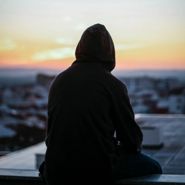 В Орске мужчина, которого по ошибке признали умершим, с...