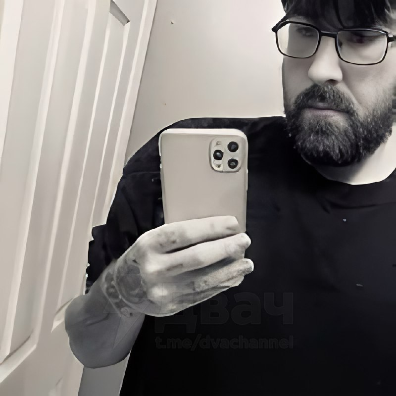 Знакомьтесь, это Майкл Филлипс — мужчина с одним из самых маленьких пенисов в мире, длиной всего 0,9