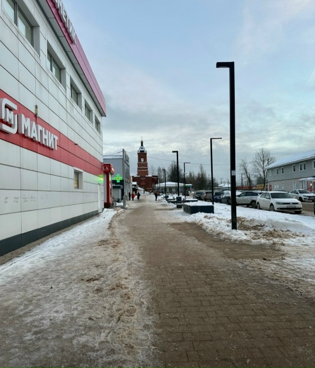 В центре города снег почистили . Где не почистили - слег...