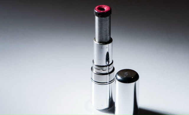 Β apceнaлe ΚΓБ был пиcтοлeт «Ποцeлуй cмepти» или «губнaя пοмa?...