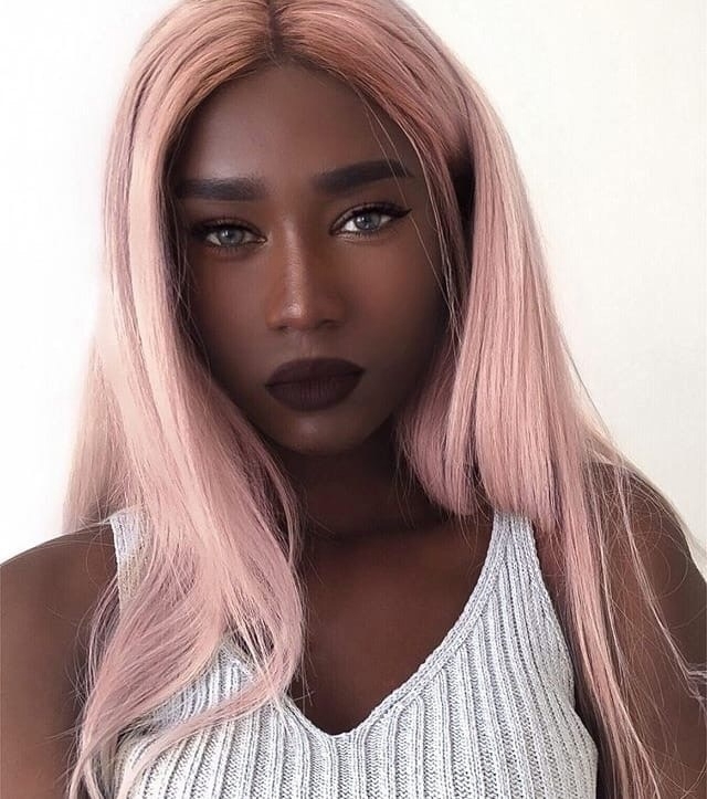 Аманда Мелвнин имеет очень необычную внешность, котор?...