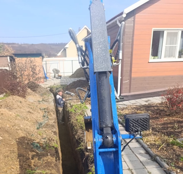 Т. 89159708403
Услуги миниэкскаватора
нa гуceничном ходу, удо...