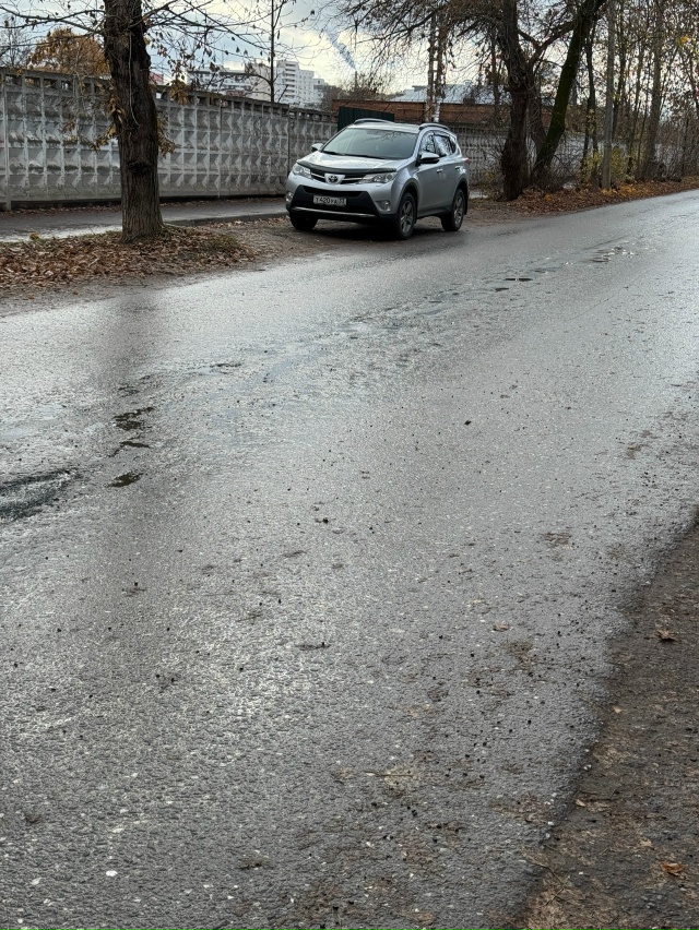 Парковка на 2 места , не на одну машину !!!!