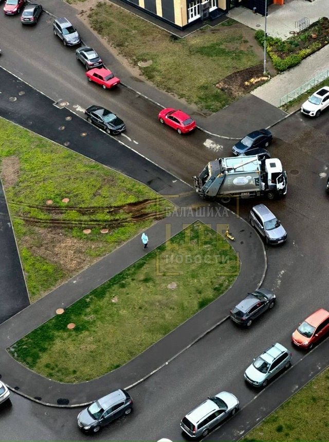 В эту компанию работать точно нормальных людей нанима?...