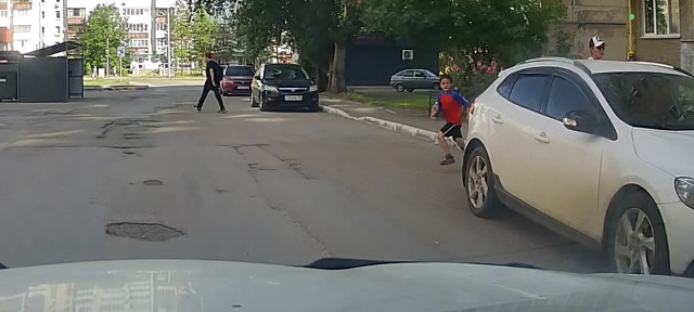 Мальчик ,нет у меня денег .