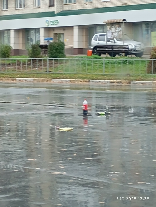 Молодежь устраивающие тусовки по ночам на площади Чка?...