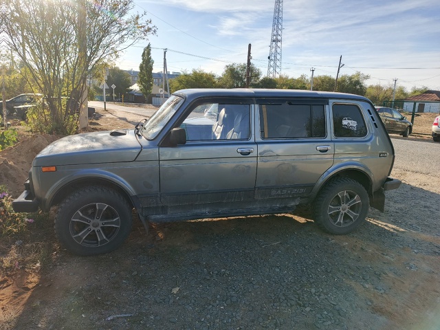 Продам Ниву , Все вопросы по ☎️ 89228257172
Смотреть в парик...