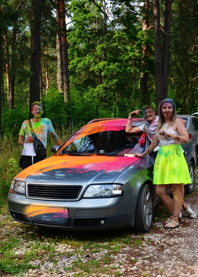 Фестиваль красок г. Луга .
🧡💛💚💙🩵💜