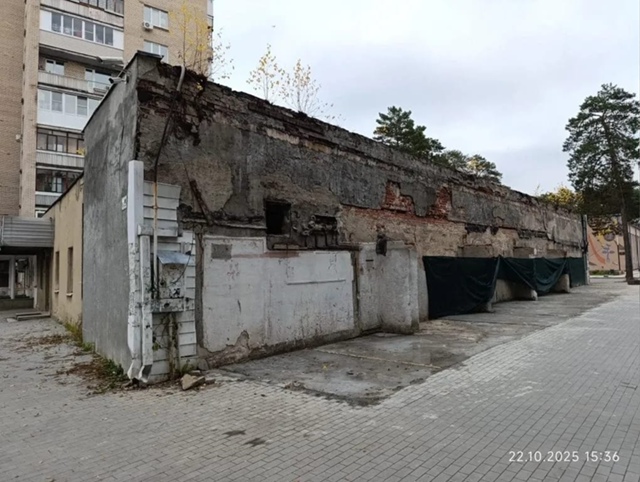 В центре идет разбор палаток.