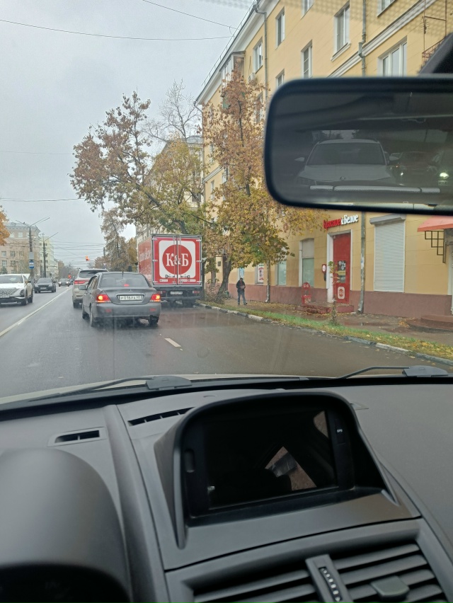 Проспект Ленина/Станиславского, разгрузка в КБ из-за к?...