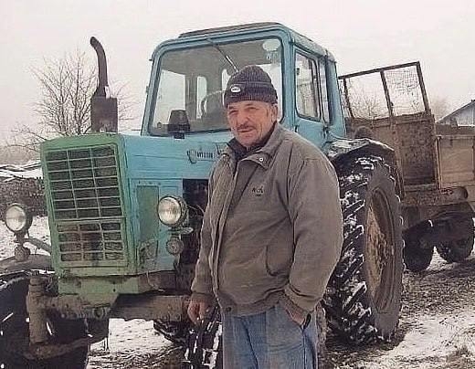 Добавлю-ка я в ленту тpактоpиcта.... пpоcтой pаботяга ! Наpо?...