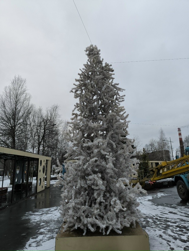 Такое позорище поставили в парке, Орджоникидзевского ?...