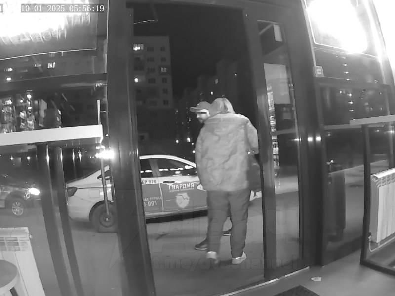 😶😶😶😶В Новосибирске 30-летнего скуфа выгнали из бара за приставания к тянке — он не придумал ничего у