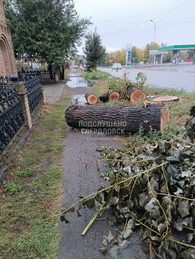 Я уже писала про тротуар от светофора Налоговой,и вот п...