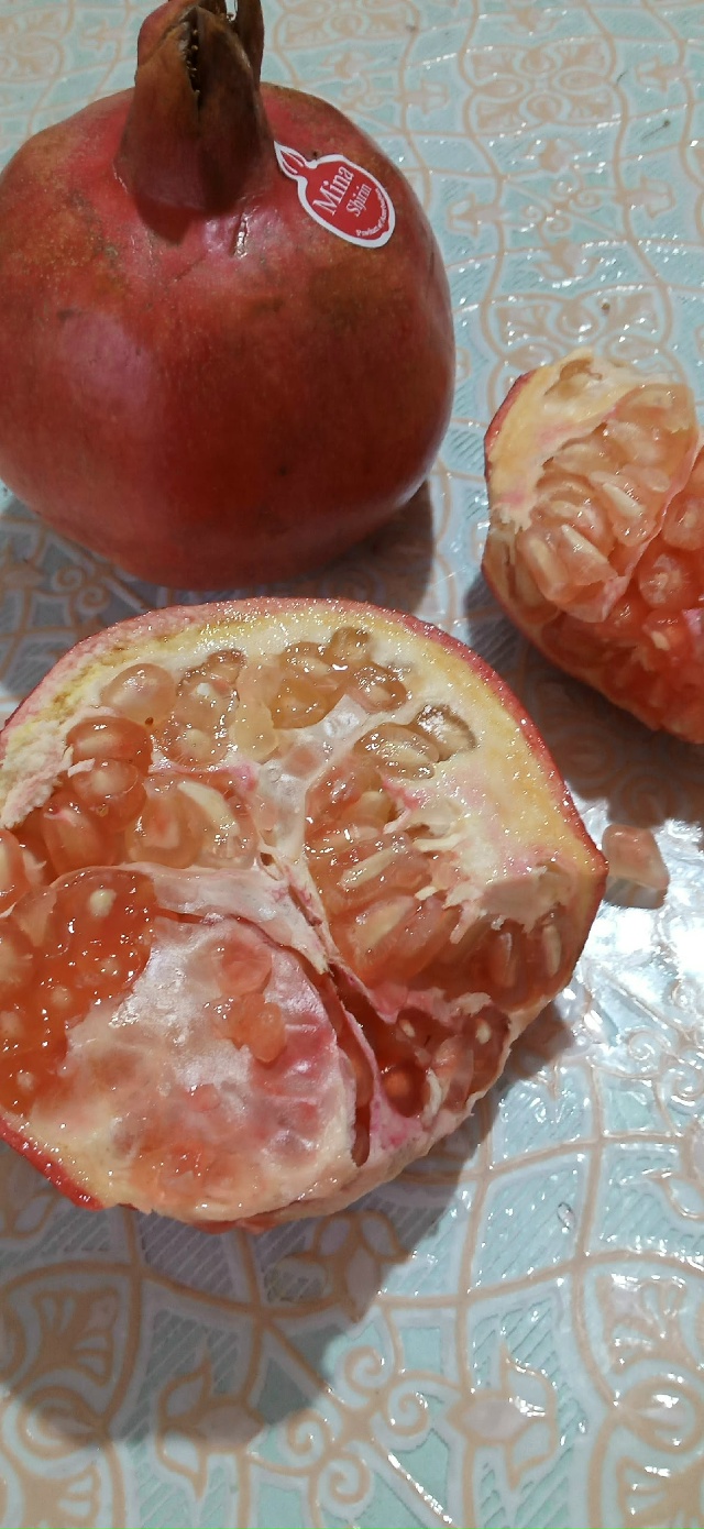 Вчера покупала в Светофоре гранат. Пробили как шампинь...