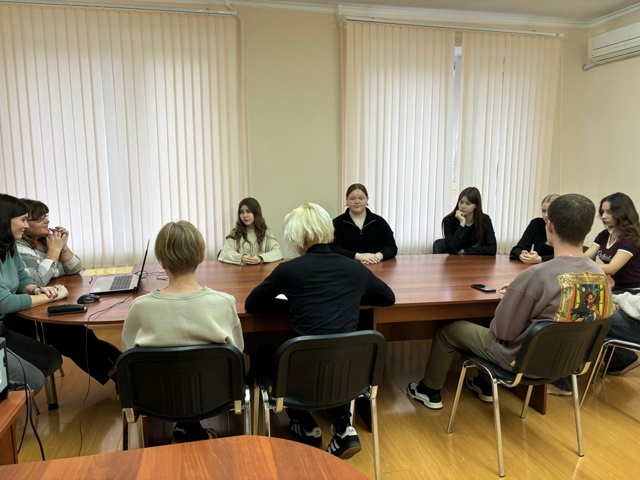 👫Десять учащихся 10-11 классов СОШ №6 и СОШ №2 нашего го?...