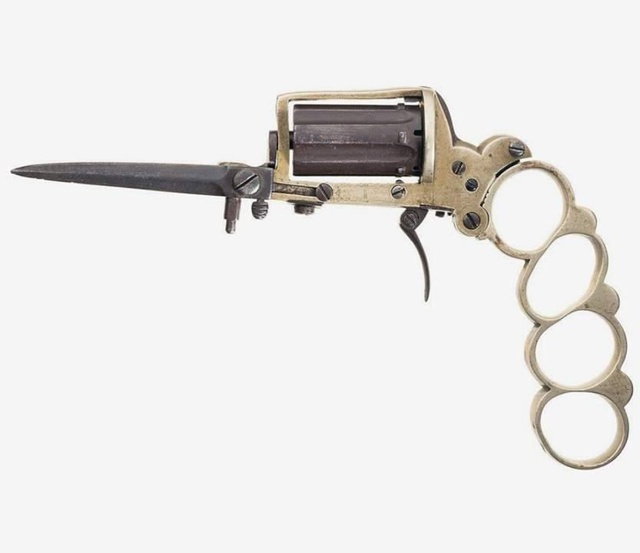 Самый многофункциональный револьвер
Револьвер Апаче?...