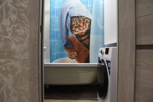 ⚡️Хинштейн встретился с жильцами пострадавших в резу...