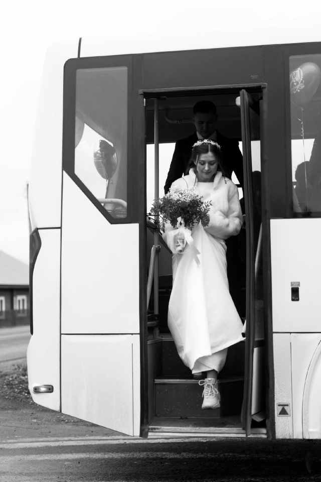 24.10.2025
Ну вот теперь и я пополнила ряды замужних, чему ?...