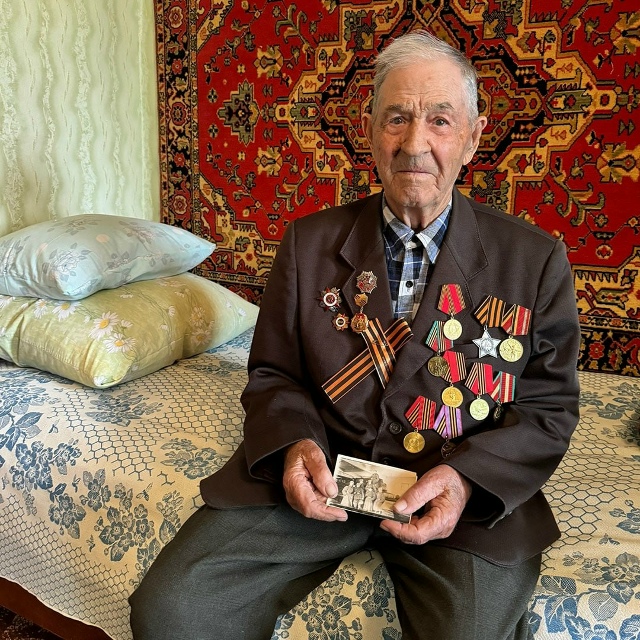 Александр Иванович Китаев отмечает свой 100-летний юбил...