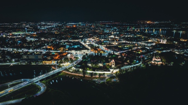 Красота ночного Ярославля 😍
📸 Александр Давидик