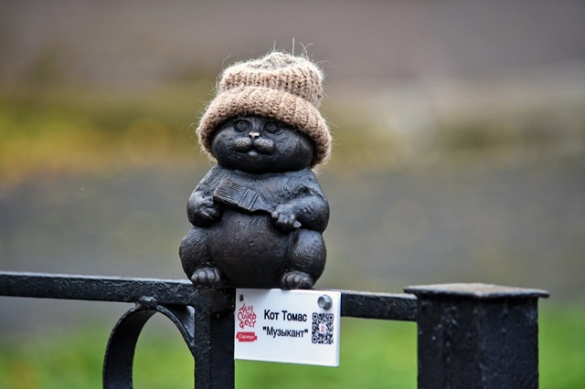 Сарапульские котики уже утеплились. А наши миниатюрки ...