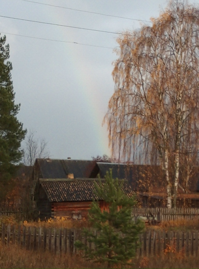 Радуга в октябре ?
#Я_тебя_видел@podslushano_velsk