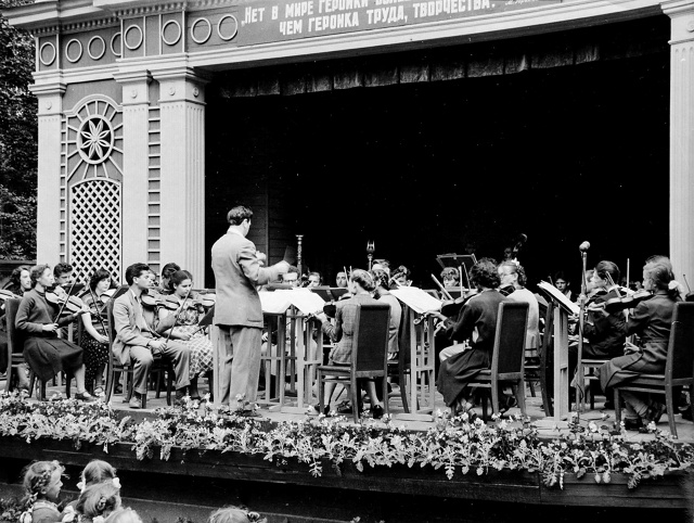 Петродворец. Летний театр в Нижнем парке. 1964 г.