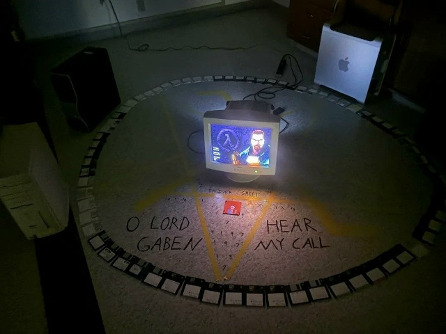 Инсайдеры продолжают кормить аудиторию гов... слухами ?...